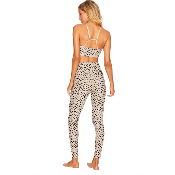 Beach Riot Leggings - Picture 2 of 4